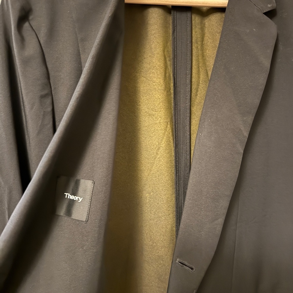 Classic Black Theory Men's Blazer Tech Size 42R - Picture 2 of 3